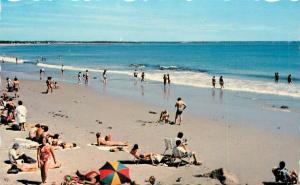 Wells Beach Maine ME Postcard Vintage beach goers  