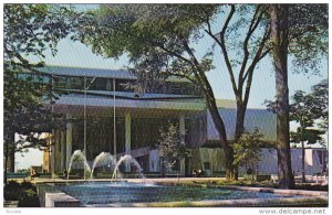 Fountain, Hotel deVille Moderne, Centre-Ville, Trois-Rivieres, Quebec, Canada...