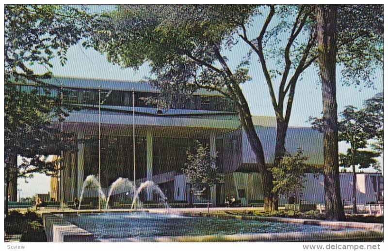 Fountain, Hotel deVille Moderne, Centre-Ville, Trois-Rivieres, Quebec, Canada...