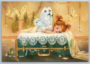 LITTLE GIRL FAIRY sleeps on Suitcase Traveler tired Fantasy Russian New Postcard