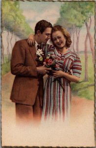 Romantic Victorian Couple Vintage Postcard C001