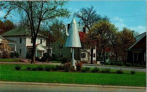 Winston-Salem, North Carolina - World's Largest Coffee Pot - c1950