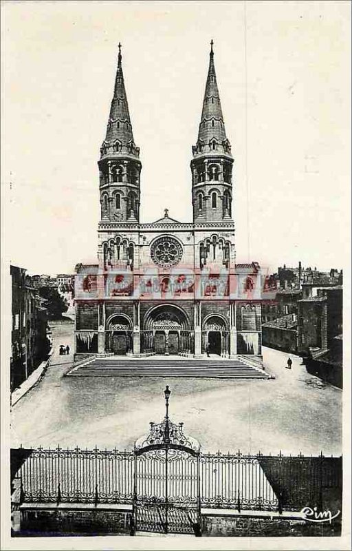 Modern Postcard Macon (S & L) Eglise Saint Pierre