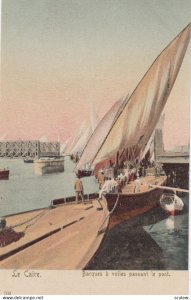 CAIRE , EGYPT , 00-10s ; Barques a voiles passant le pont