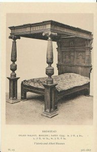 Museum Postcard - Bedstead - Inlaid Walnut - English - Dated 1593   ZZ926