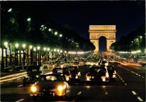 CPM PARIS - Les Champs-elysées et l'Arc de Triomphe (216818)