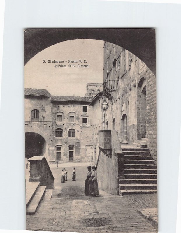 Postcard Piazza V. E. dall Arco di S. Giovanni San Gimignano Italy