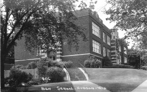 Postcard RPPC Wisconsin Hudson High School #406 23-1130