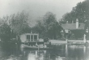 Rye House Hotel in 1904 Hertfordshire Enfield River Postcard