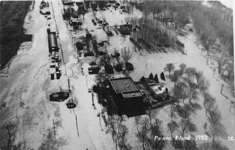 H84/ Pierre South Dakota Postcard RPPC c1952 Flood Disaster  158