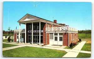 1950s NATCHEZ MISSISSIPPI NATCHEZ-ADAMS COUNTY AIRPORT TERMINAL POSTCARD P3506