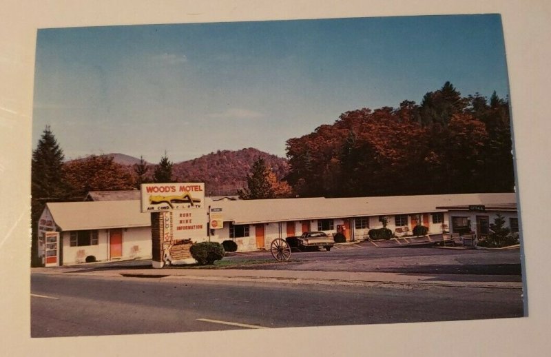 Vintage Postcard Wood's Motel Franklin North Carolina US 23-441 NC 28   689