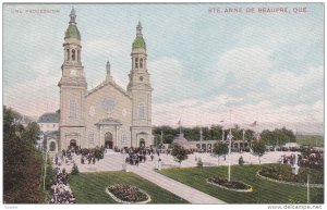 Une Procession, STE. ANNE DE BEAUPRE, Quebec, Canada, 00-10s