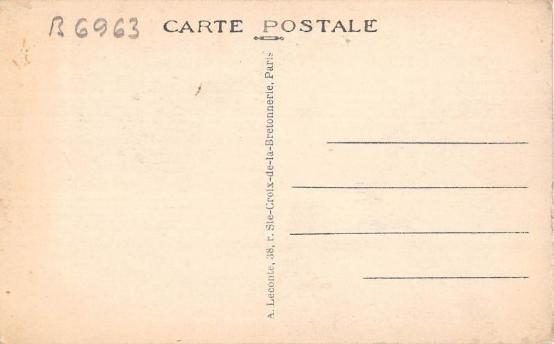 B6963 Paris Musee de Cluny Le puits