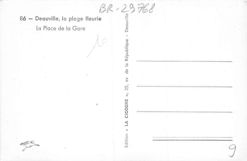 BR29768 La place de la Gare Deauville l france