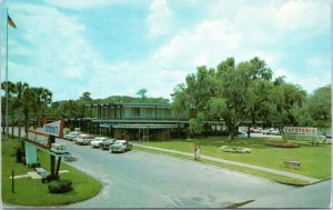 postcard FL - Silver Springs Entrance showing Cafeteria and Restaurant