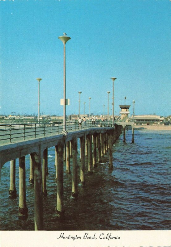 Postcard Huntington Beach California Pier Beach Look Unposted PC5.