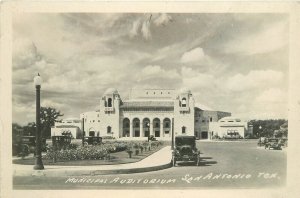 Postcard RPPC Texas San Antonio Municipal Auditorium automobiles 23+11560
