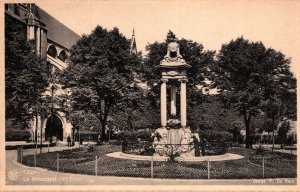 CONTINENTAL SIZE POSTCARD LIEGE BELGIUM THE MONUMENT DEL COUR