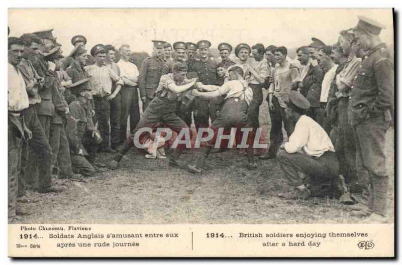 Old Postcard Fight English Soldiers s & # 39amusant them after a hard day Fight