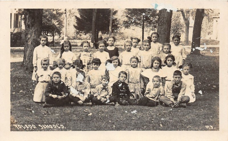 H96/ Toledo Iowa RPPC Postcard c1910 School Children Students  115