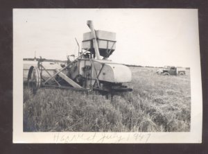 REAL PHOTO PHOTOGRAPH 1941 VINTAGE FARMING FARM MACHINERY COMBINE