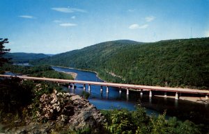 PA - Delaware Water Gap. New Bridge (1954)