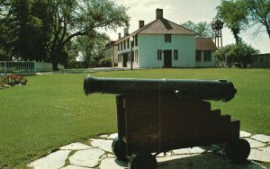 Vintage Postcard Visitor Reception Centre Housing Museum Manitoba Canada