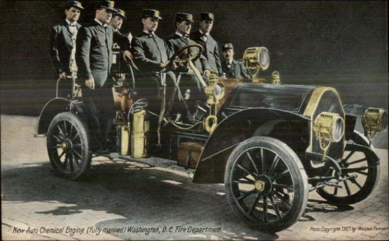 Washington DC Auto Chemical Fire Engine Car & Crew c1910 Postcard