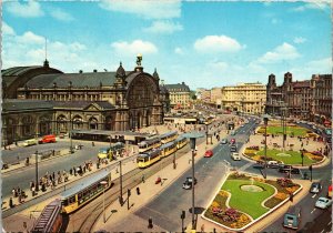 VINTAGE CONTINENTAL SIZE POSTCARD DOWNTOWN STREET VIEW FRANKFURT AU MAIN 1963