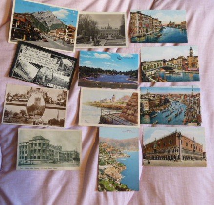 World Selection of  350 assorted used and new postcards,