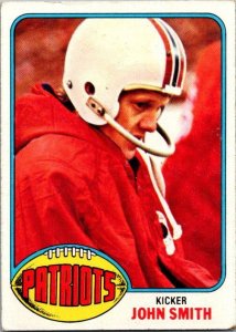 1976 Topps Football Card John Smith New England Patriots sk4415