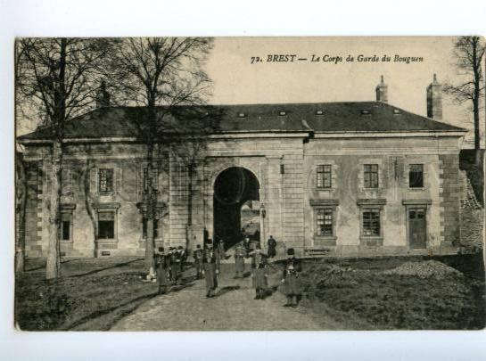 173885 FRANCE BREST Guard Corps Bouquet Vintage postcard