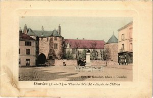 CPA Dourdan - Place du Marché - Facade du Chateau (988884)