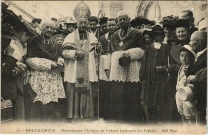 CPA ROCAMADOUR - Monsegnieur l'EVEQUE de CAHORS benissant les Fideles (125401)