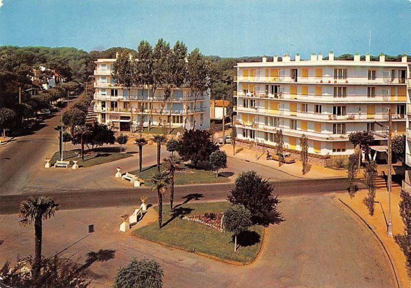 France Le Baule Les Pins Place Des Palmiers Residences Tamaris Et Mimosas Europe France Other Unsorted Postcard Hippostcard