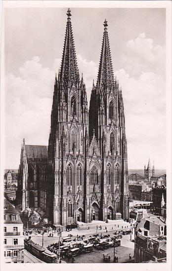 Germany Koeln Dom Westseite Festspiel