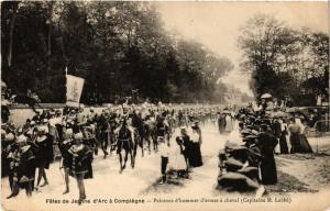 CPA Fetes en l'honneur de Jeanne d'Arc - COMPIEGNE Pelotons l'hommes (291417)