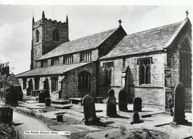 Yorkshire Postcard - The Parish Church - Ilkley - Real Photograph - Ref TZ10561