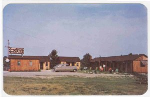 Spring Valley Motel Car US 30 Valparaiso Indiana 1950s postcard