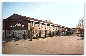 1970s STURGEON BAY WISCONSIN KING'S INN MOTEL HOTEL GREEN BAY RD POSTCARD P3167