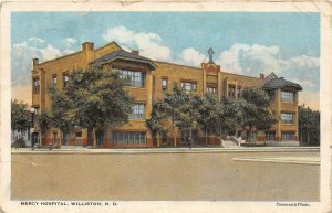 J16/ Williston North Dakota Postcard c1923 Mercy Hospital 230