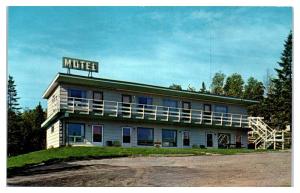 1950s/60s Spruce Point Motel, Beaver Bay, MN Postcard