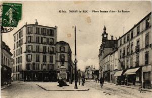 CPA  Noisy-le-Sec - Place Jeanne d'Arc - La Statue  (296450)