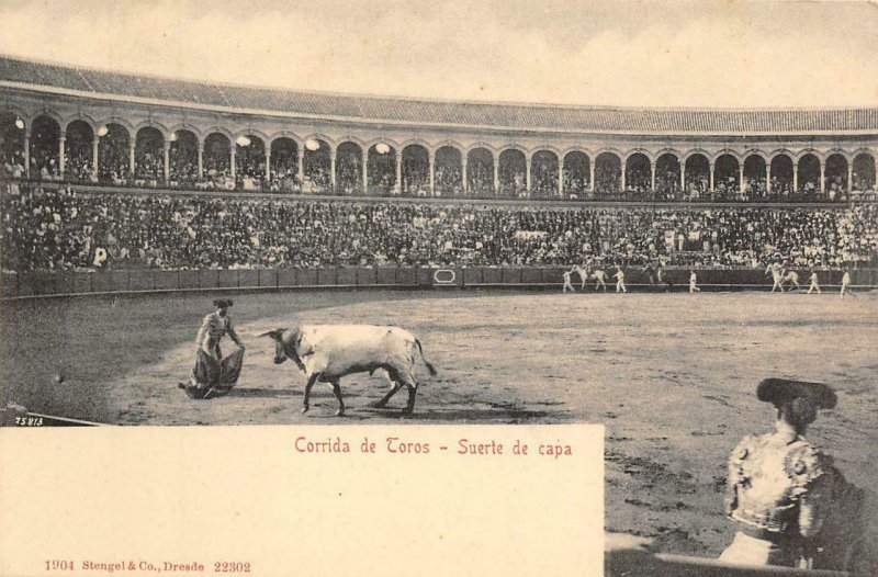 Corrida de Toros - Suerte de capa Bullfighters Spain 1904 Vintage Postcard