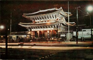 Vintage Hong Kong Postcard; Hong-whu-moon Gate, Chang Kyong Palace