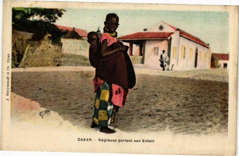 CPA AK Senegal-Dakar-Négresse portant son Enfant (235489)