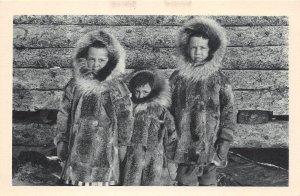 Alaska Eskimo Children, Photo Print Vintage Postcard U7364