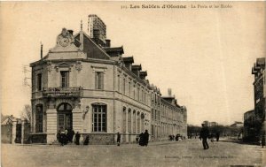 CPA AK LES SABLES-D'OLONNE La Poste et les Ecoles (869008)