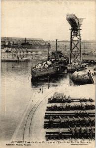 CPA BREST - La Grue electrique et l'Entrée du Port de Guerre (253019)